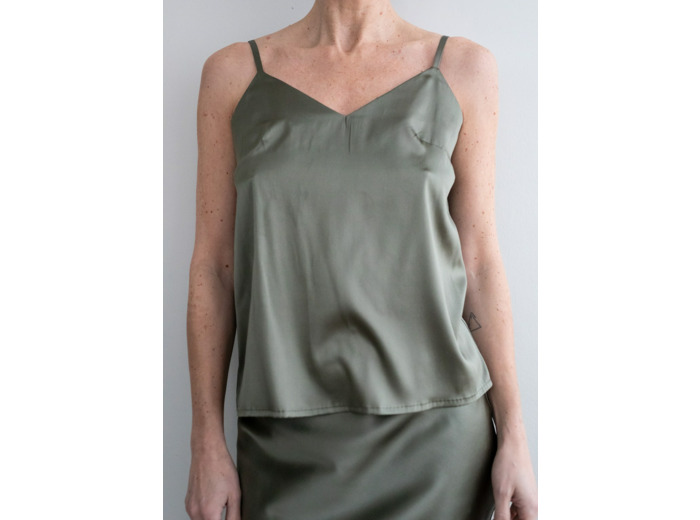 V-NECK SILK TOP GREEN L