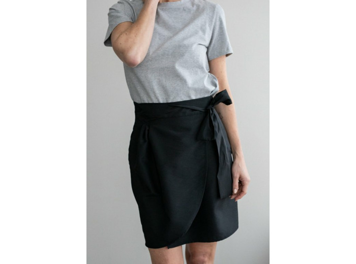 TAFT SKIRT BLACK (M/L)